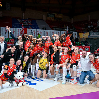 La Honda Cuneo Granda Volley in festa (foto di Danilo Ninotto)