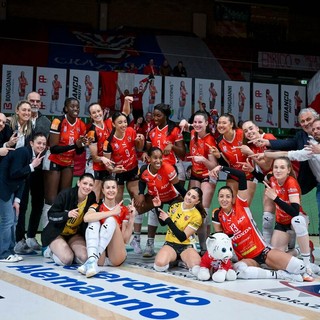 VOLLEY A1F / Honda Cuneo trionfa al tie-break su Bergamo: 5ª vittoria di fila in Challenge Cup