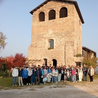 “Dogliani aperta”: studenti dell’Istituto Einaudi alla scoperta del patrimonio locale “Dogliani aperta”: studenti dell’Istituto Einaudi alla scoperta del patrimonio locale