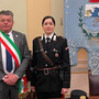 Il sindaco di Dogliani Claudio Raviola e il maresciallo capo Maria Grazia Piperis Il sindaco di Dogliani Claudio Raviola e il maresciallo capo Maria Grazia Piperis