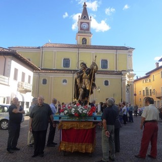 In foto una processione del passato in onore di san Rocco, a Narzole