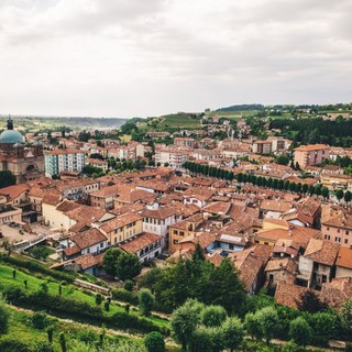 Una veduta del centro langarolo (Ph. Comune di Dogliani)