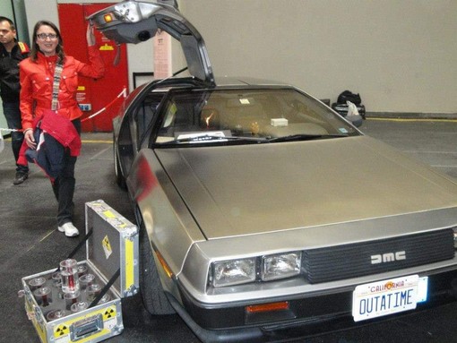 la DeLorean esposta alla mostra Back in Time - The Exhibition la DeLorean esposta alla mostra Back in Time - The Exhibition