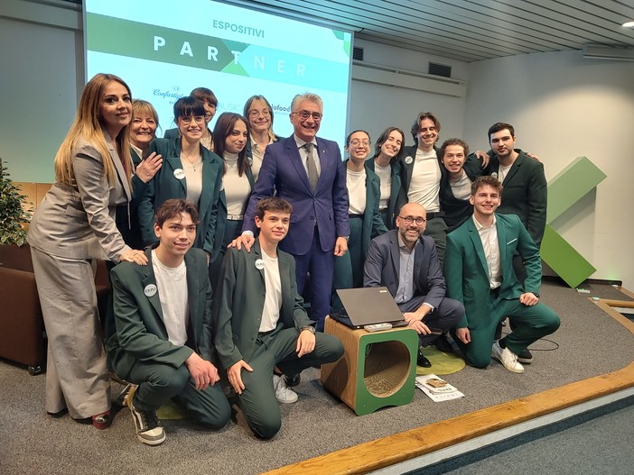 Alba, all’Expo della Sostenibilità l’IIS Einaudi si aggiudica il titolo di “scuola più green 2024” (FOTO e VIDEO)