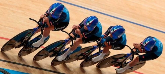 CICLISMO / Elisa Balsamo si tinge d’argento ai Mondiali su pista: il quartetto azzurro battuto solamente dalla Gran Bretagna CICLISMO / Elisa Balsamo si tinge d’argento ai Mondiali su pista: il quartetto azzurro battuto solamente dalla Gran Bretagna