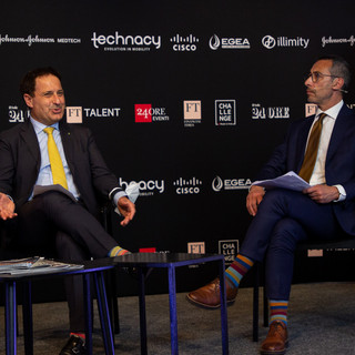 Un momento dell'intervista a PierPaolo Carini (a sinistra), CEO dell'Egea, insieme a Marco Lo Conte, social media editor de IlSole24Ore
