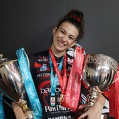 Giulia Viscioni con i trofei conquistati con la maglia del Perugia Giulia Viscioni con i trofei conquistati con la maglia del Perugia