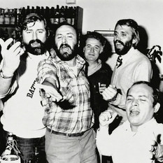 Francesco Guccini, Carlo Petrini e Azio Citi in un immagine ormai celebre Francesco Guccini, Carlo Petrini e Azio Citi in un immagine ormai celebre