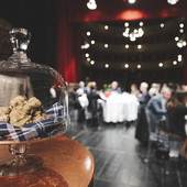 Alba, il Teatro Sociale si trasforma in un ristorante per le “Cene Insolite” del Tartufo Bianco