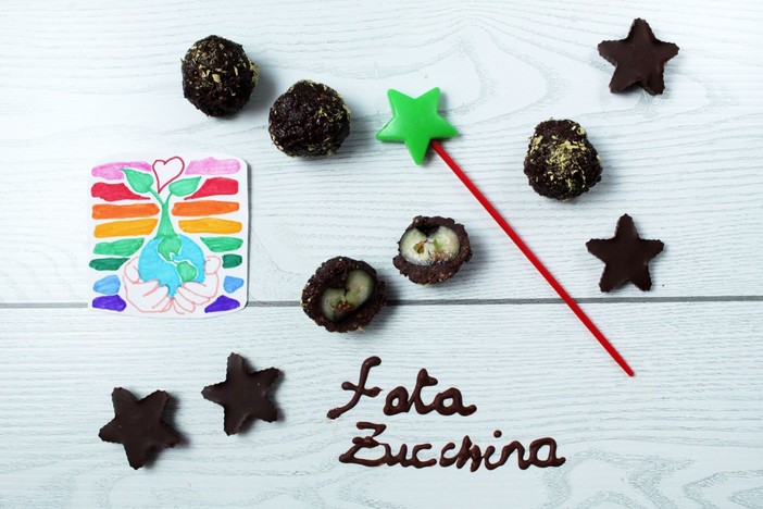 Felici &amp; Veloci, la nuova ricetta di Fata Zucchina: praline di mirtilli, ciocco e liquirizia