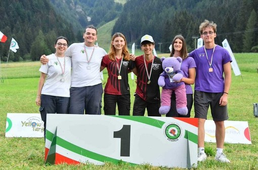 (Fratelli Messina primi a sinistra) (Fratelli Messina primi a sinistra)