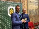 Christian Foti de “La fattoria di Bubi e Mimi” riceve il riconoscimento dalle mani di Angelo Sartori, presidente di Senior L’Età della Saggezza Onlus