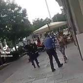 Un frame del video di Tik-Tok Un frame del video di Tik-Tok