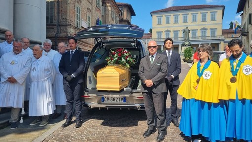 In foto un ultimo saluto al fotografo Giacomo Berrino In foto un ultimo saluto al fotografo Giacomo Berrino