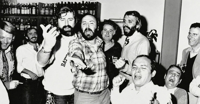 Francesco Guccini, Carlo Petrini e Azio Citi in un immagine ormai celebre Francesco Guccini, Carlo Petrini e Azio Citi in un immagine ormai celebre