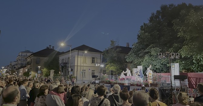 Alba, in corso Piave torna la "Festa ’d Magg" con musica, spettacoli e negozi aperti Alba, in corso Piave torna la "Festa ’d Magg" con musica, spettacoli e negozi aperti