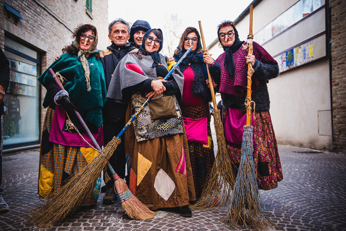 La festa della Befana che si tiene ogni anno ad Urbania (Pesaro-Urbino)