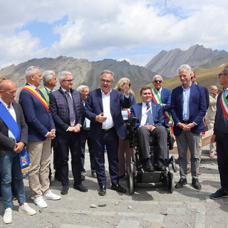 A Pontechianale l'appuntamento transfrontaliero tra le regioni del Piemonte, della Valle d'Aosta e il dipartimento francese della Savoia A Pontechianale l'appuntamento transfrontaliero tra le regioni del Piemonte, della Valle d'Aosta e il dipartimento francese della Savoia