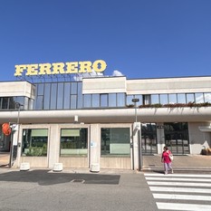 L'ingresso dello stabilimento Ferrero di Alba