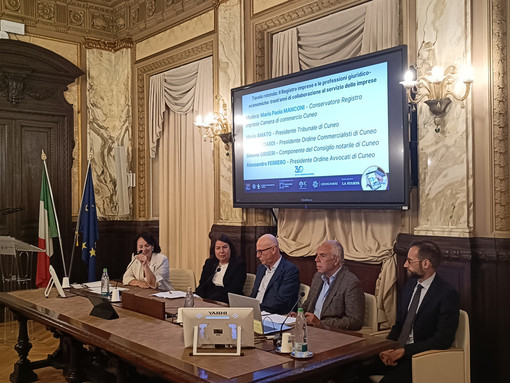 Dalla carta all'intelligenza dei dati: la Camera di Commercio di Cuneo celebra i trent'anni del Registro delle Imprese Dalla carta all'intelligenza dei dati: la Camera di Commercio di Cuneo celebra i trent'anni del Registro delle Imprese