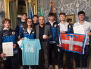 Il vicepresidente regionale Franco Graglia consegna le maglie Il vicepresidente regionale Franco Graglia consegna le maglie