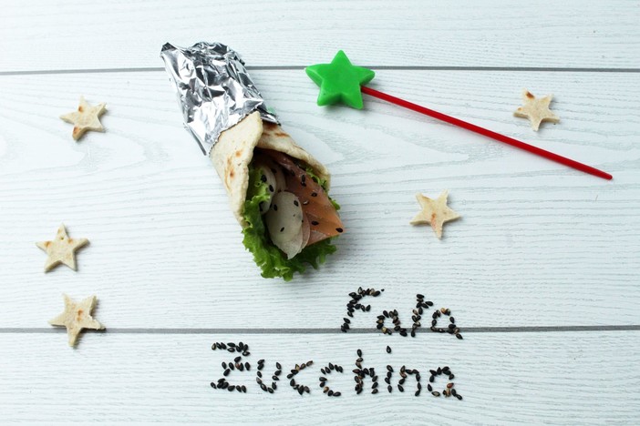 Felici &amp; Veloci, la nuova ricetta di Fata Zucchina: 'kebab di asparagi e salmone'