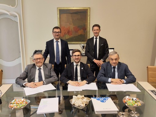 La firma dell'accordo "Sviluppo Impresa"