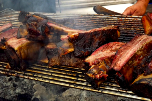 Grigliata? Ecco il legno migliore per esaltare i sapori della carne Grigliata? Ecco il legno migliore per esaltare i sapori della carne