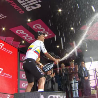 Jhonatan Narvarez vince la Venaria-Torino, ma è Pogacar show sullo strappo di San Vito