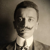 Un'immagine giovanile, risalente circa al 1910, di Giovanni Pastrone