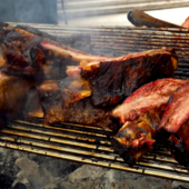 Grigliata? Ecco il legno migliore per esaltare i sapori della carne