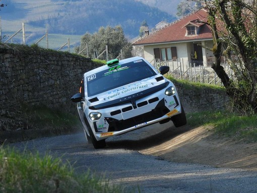 Il tandem Giordano-Siragusa in azione al Rally di Santo Stefano Belbo