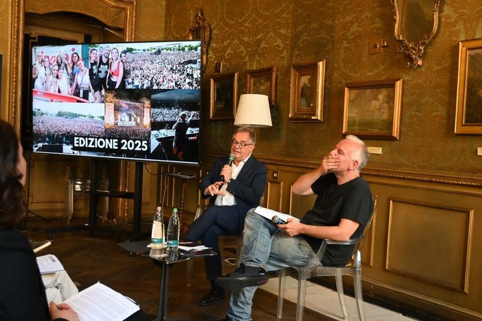 L'assessore Marco Gallo con Fabrizio Taricco, direttore artistico di Collisioni (credito Asia Barolo) L'assessore Marco Gallo con Fabrizio Taricco, direttore artistico di Collisioni (credito Asia Barolo)