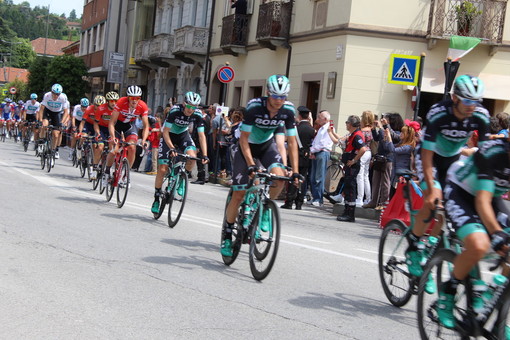 Il 6 maggio a Pollenzo le scuole chiuderanno alle 12.30 per il passaggio del Giro d'Italia