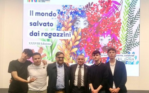 Istituto scolastico di Alba premiato al Salone Internazionale del Libro di Torino come “Cittadini europei”