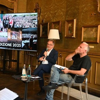 L'assessore Marco Gallo con Fabrizio Taricco, direttore artistico di Collisioni (credito Asia Barolo)