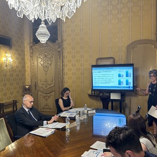 Anziani, poco istruiti e poco digitali: perché il Piemonte fatica ad accelerare