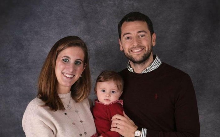 Maria da Laura Navello, 31 anni, chimica industriale, Pietro Lugliengo, 34 anni, farmacista e  Gesù Bambino la loro figlia Caterina
