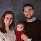 Maria da Laura Navello, 31 anni, chimica industriale, Pietro Lugliengo, 34 anni, farmacista e Gesù Bambino la loro figlia Caterina Maria da Laura Navello, 31 anni, chimica industriale, Pietro Lugliengo, 34 anni, farmacista e Gesù Bambino la loro figlia Caterina