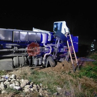 Scontro tra due mezzi pesanti alle porte di Cuneo: morti i due autisti