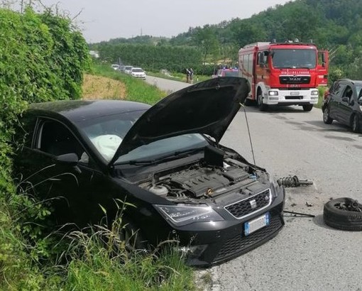 Frontale tra due auto a Corneliano d'Alba: feriti i conducenti