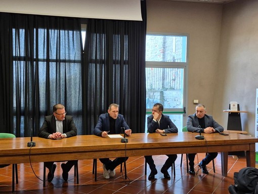 Per l'Unione Montana Alta Langa incontro con sindaci, Regione e Provincia: "Dal coordinamento nascono risposte più efficaci" Per l'Unione Montana Alta Langa incontro con sindaci, Regione e Provincia: "Dal coordinamento nascono risposte più efficaci"