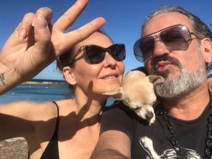La coppia in un'immagine pubblicata da Ivan Sauna sulla sua pagina Facebook
