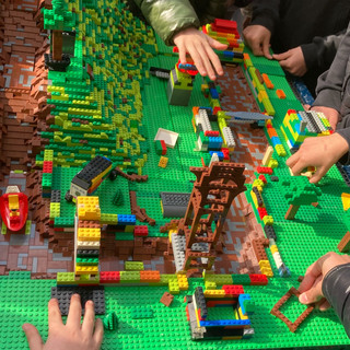 Dal Lego al territorio: i ragazzi di Sanfrè sperimentano la città del futuro