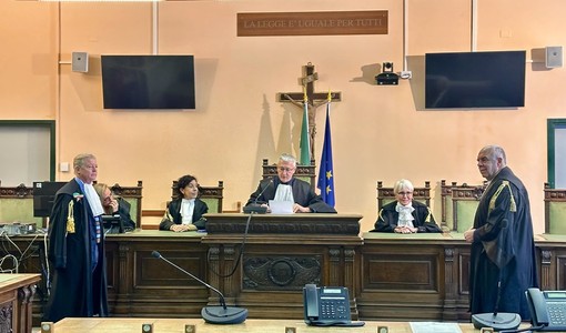 Da sinistra a destra: il procuratore Onelio Dodero, il presidente della sezione civile Roberta Bonaudi, il presidente di sezione Edmondo Pio, il giudice Elisabetta Meinardi e il nuovo presidente del tribunale di Cuneo Mario Amato