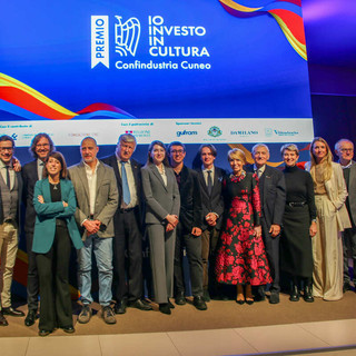 Foto di gruppo per giuria e premiati