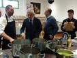 Il governatore in visita alla cucina dell'Icif, l'istituto di perfezionamento per cuochi ospitato in una struttura attigua al maniero astigiano