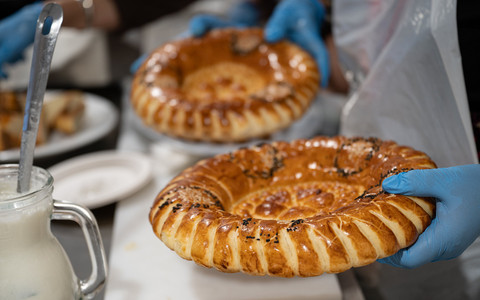 Terra Madre, Slow Food rilancia il diritto al cibo: "Non basta riempire i piatti, servono terra, acqua, semi e conoscenza"
