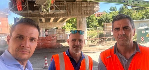 Il Consigliere Simone Manzone e i tecnici durante il sopralluogo a Canale Il Consigliere Simone Manzone e i tecnici durante il sopralluogo a Canale