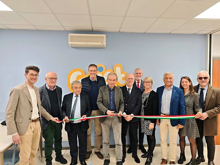 Il taglio del nastro di  Güst